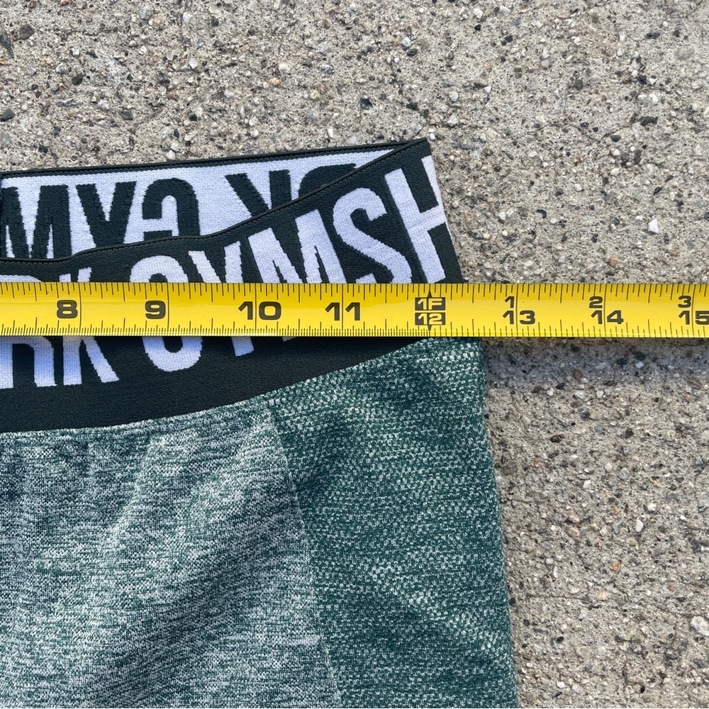 Gymshark Green Athletic Biker Shorts Women’s Size Medium - Picture 4 of 5